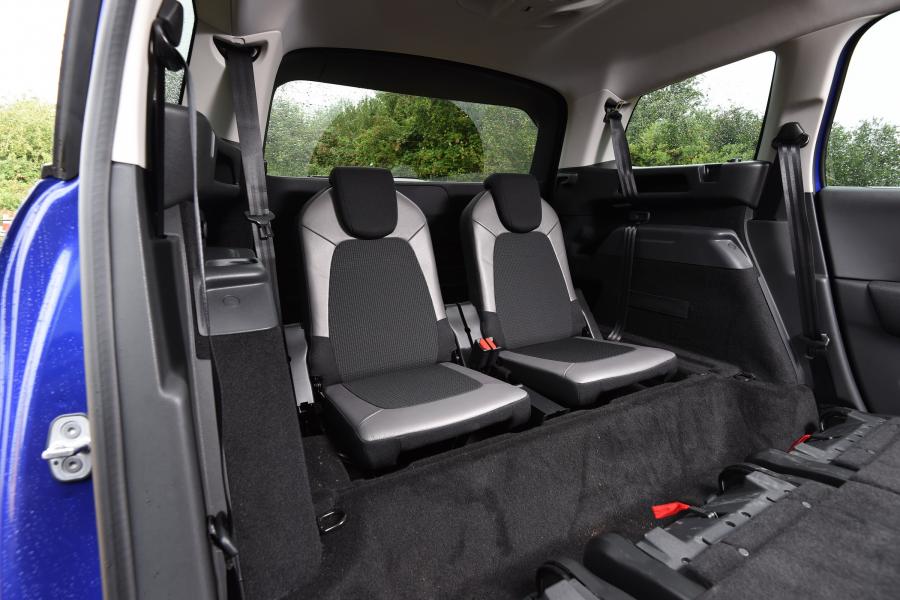Интерьер Citroen Grand C4 Picasso 2016 года  (UK) (фото 9 из 31)